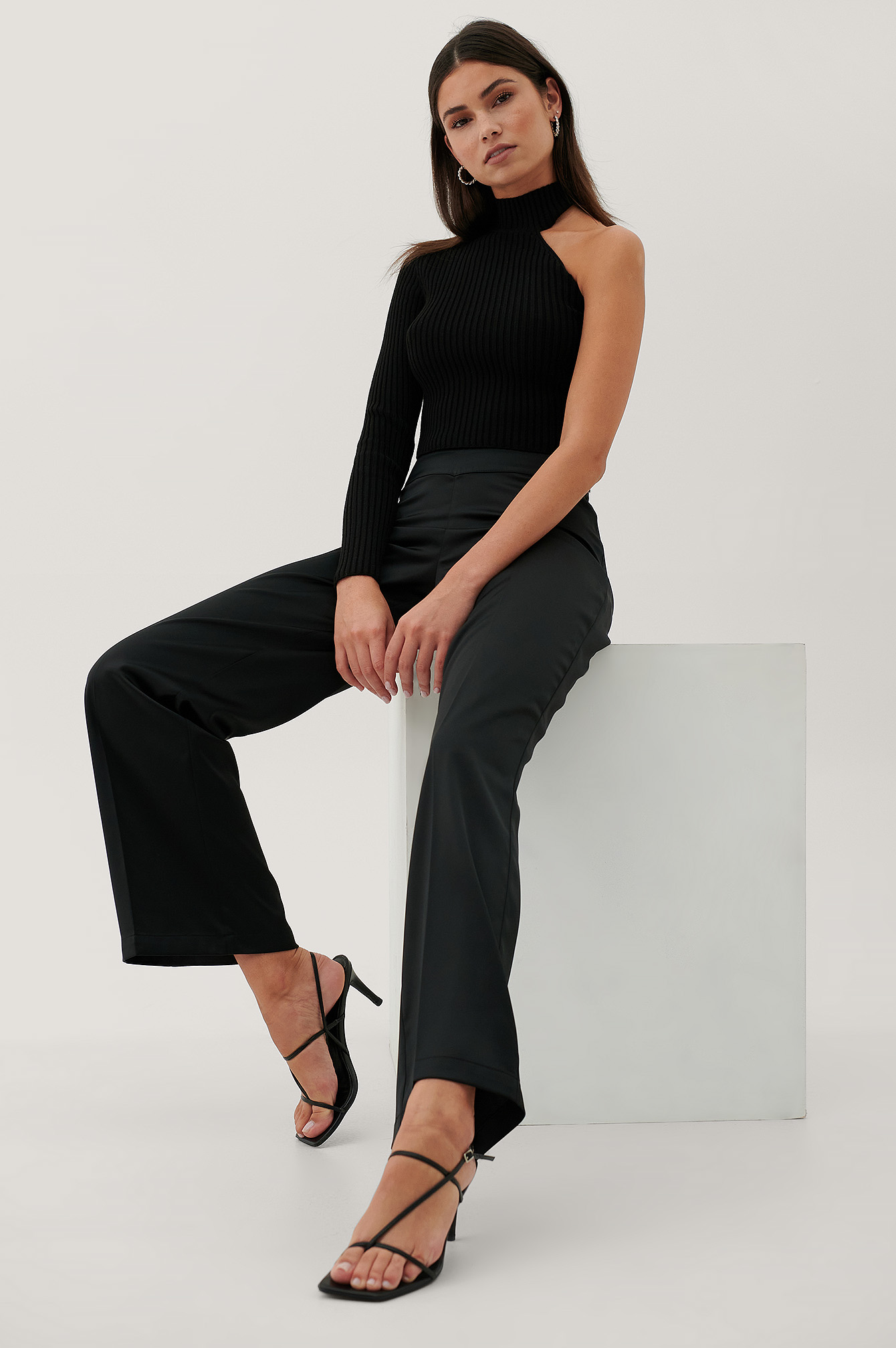 PAOLA LOCATELLI X NA-KD RECYCLED V-SHAPED WAIST SUIT PANTS - BLACK