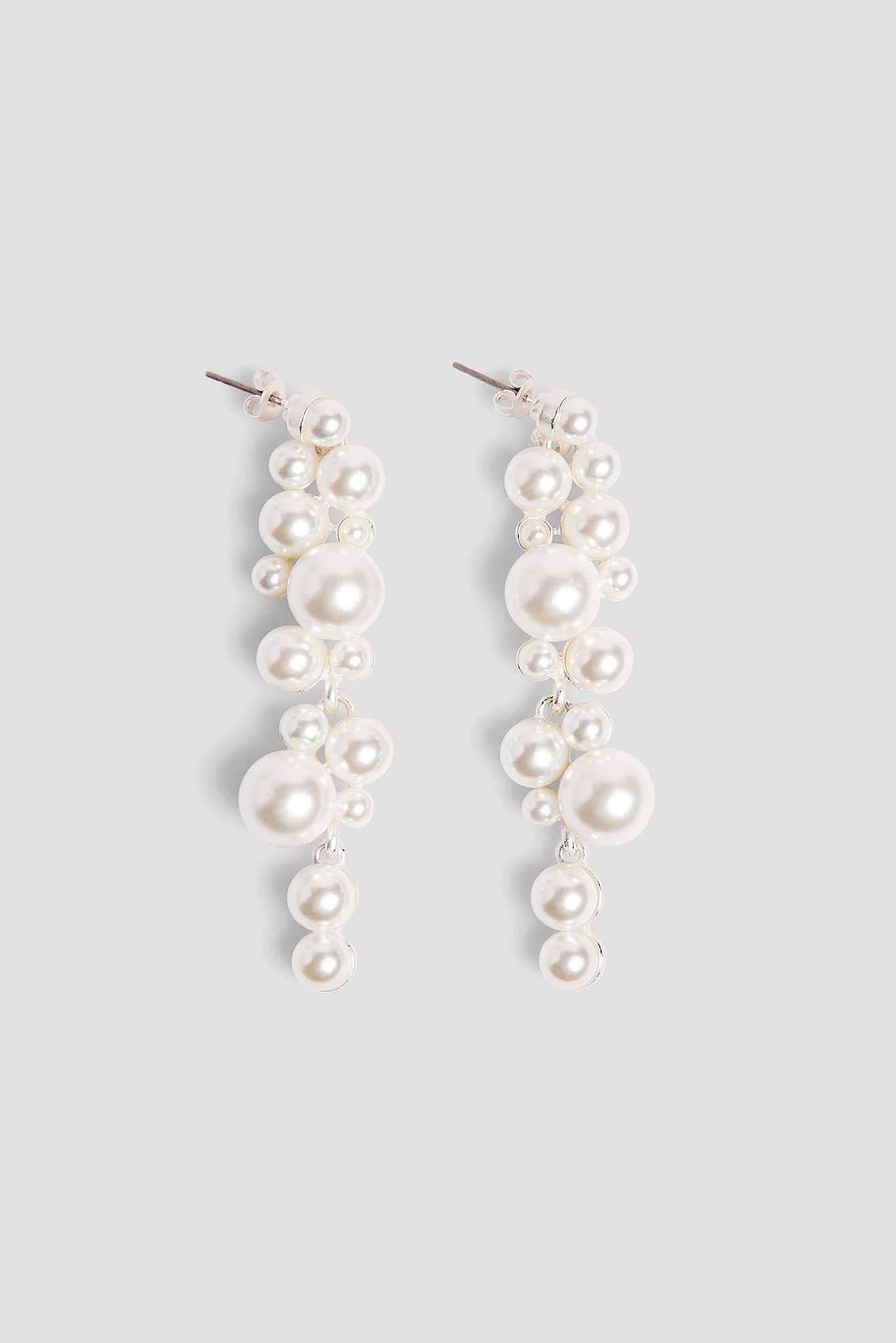 pearls-dangle-earrings-white-na-kd
