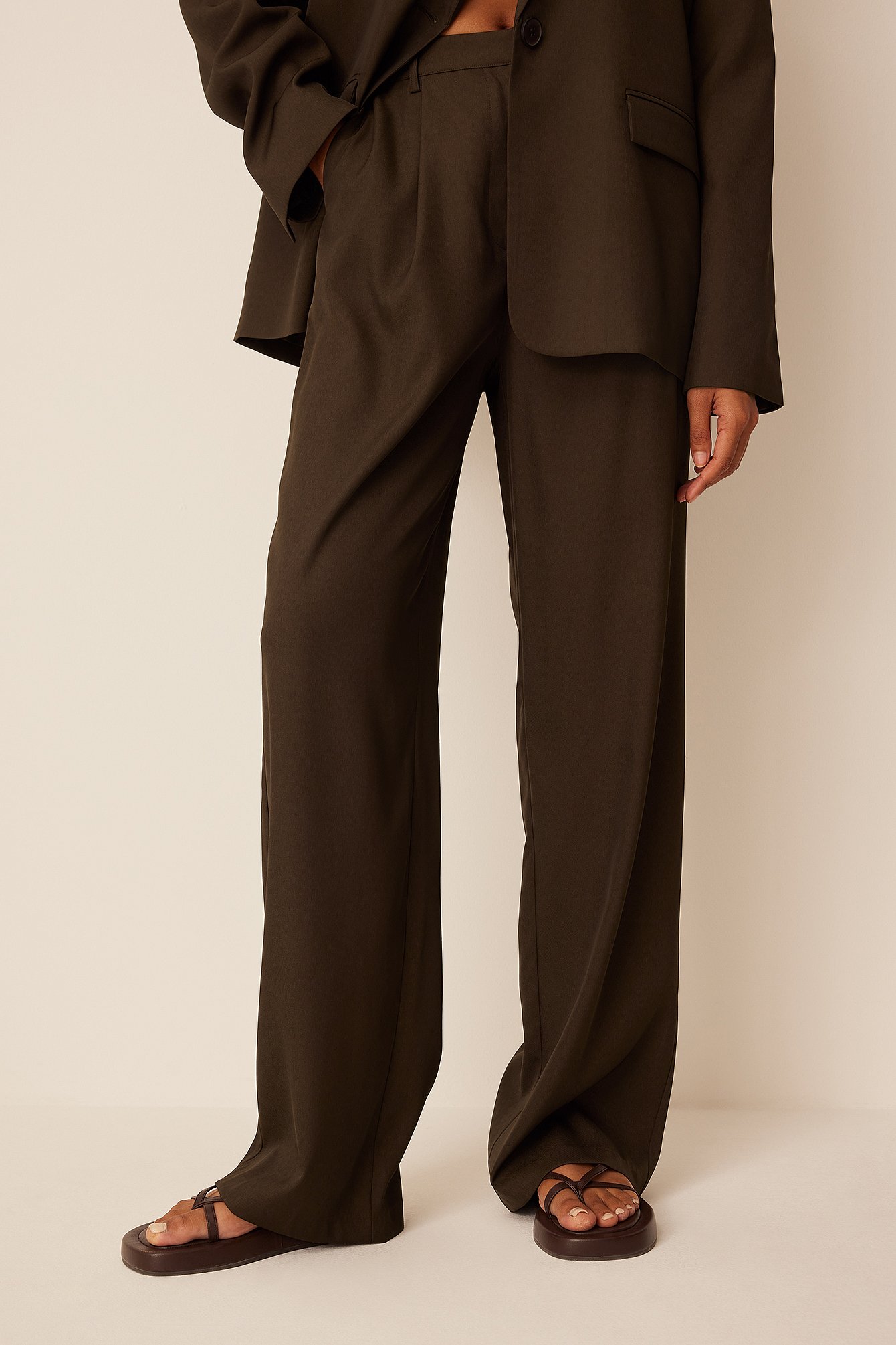 Brown Spodnie garniturowe z zakładkami