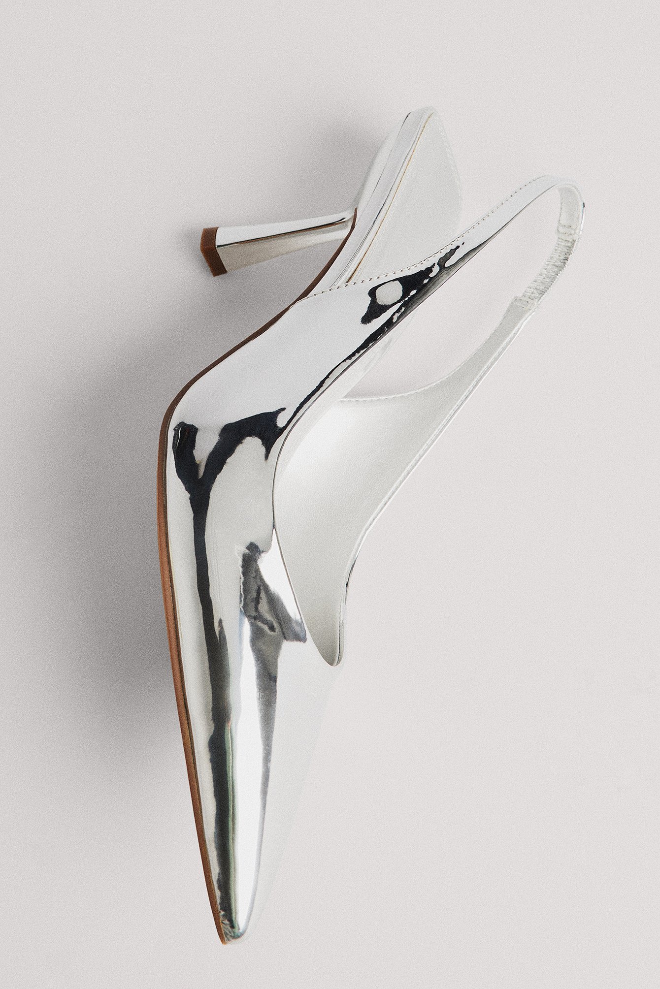 NA-KD Shoes Spetsiga pumps med slingback - Silver