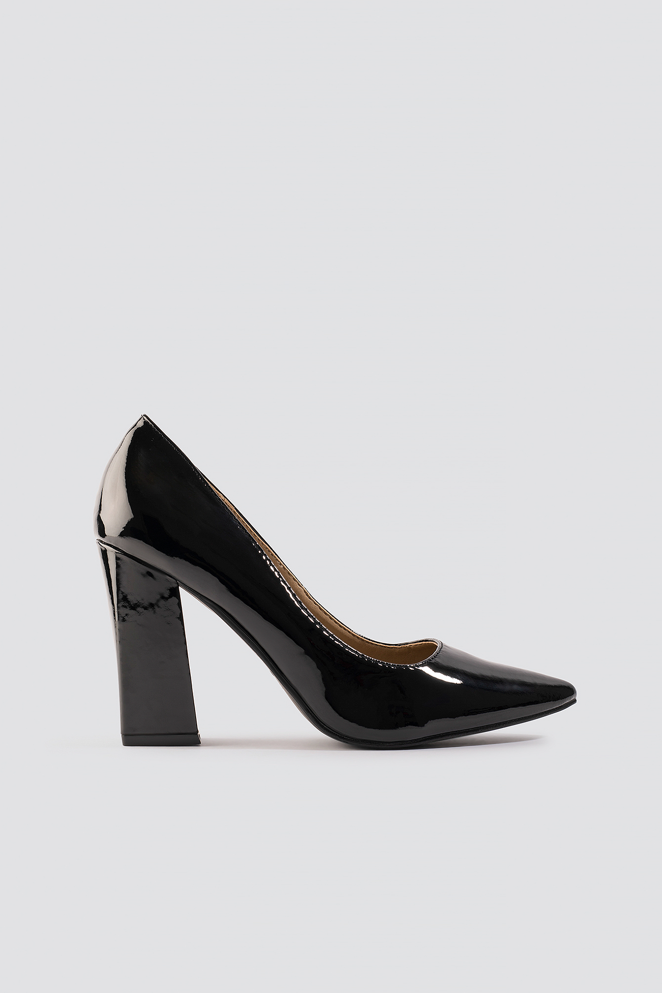 Mouna Pumps Black Patent