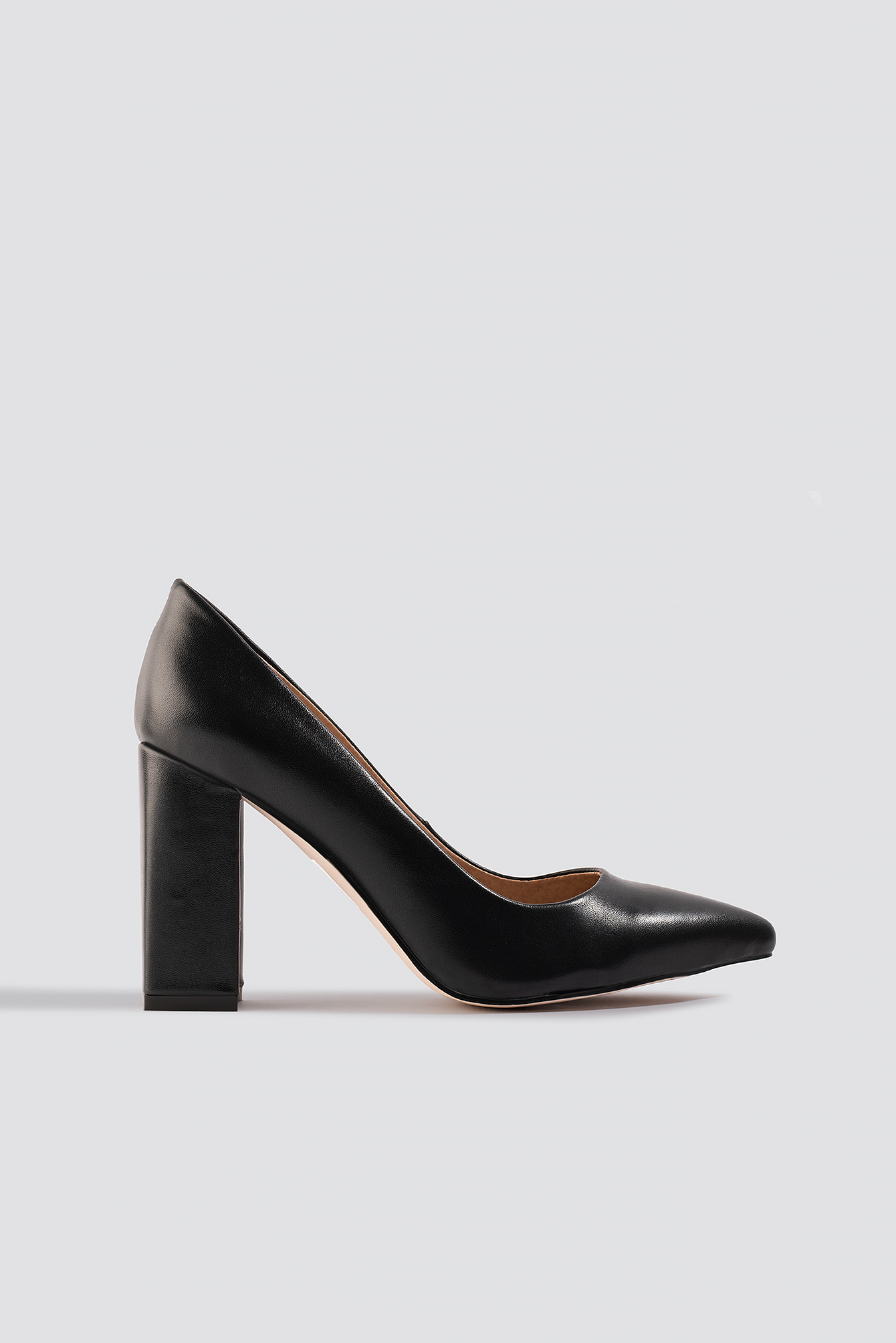Neha Pumps Black PU