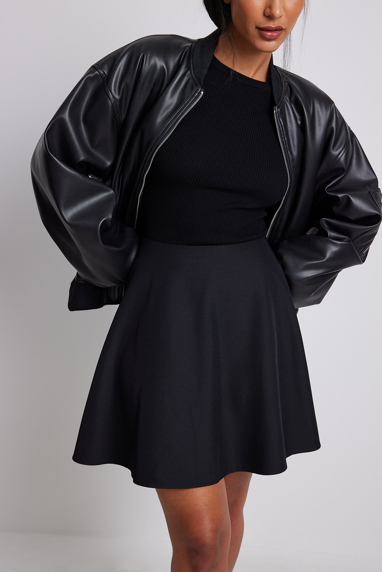 Damen Bekleidung Röcke Miniröcke NA-KD Synthetik Kreisförmiger Minirock in Schwarz 