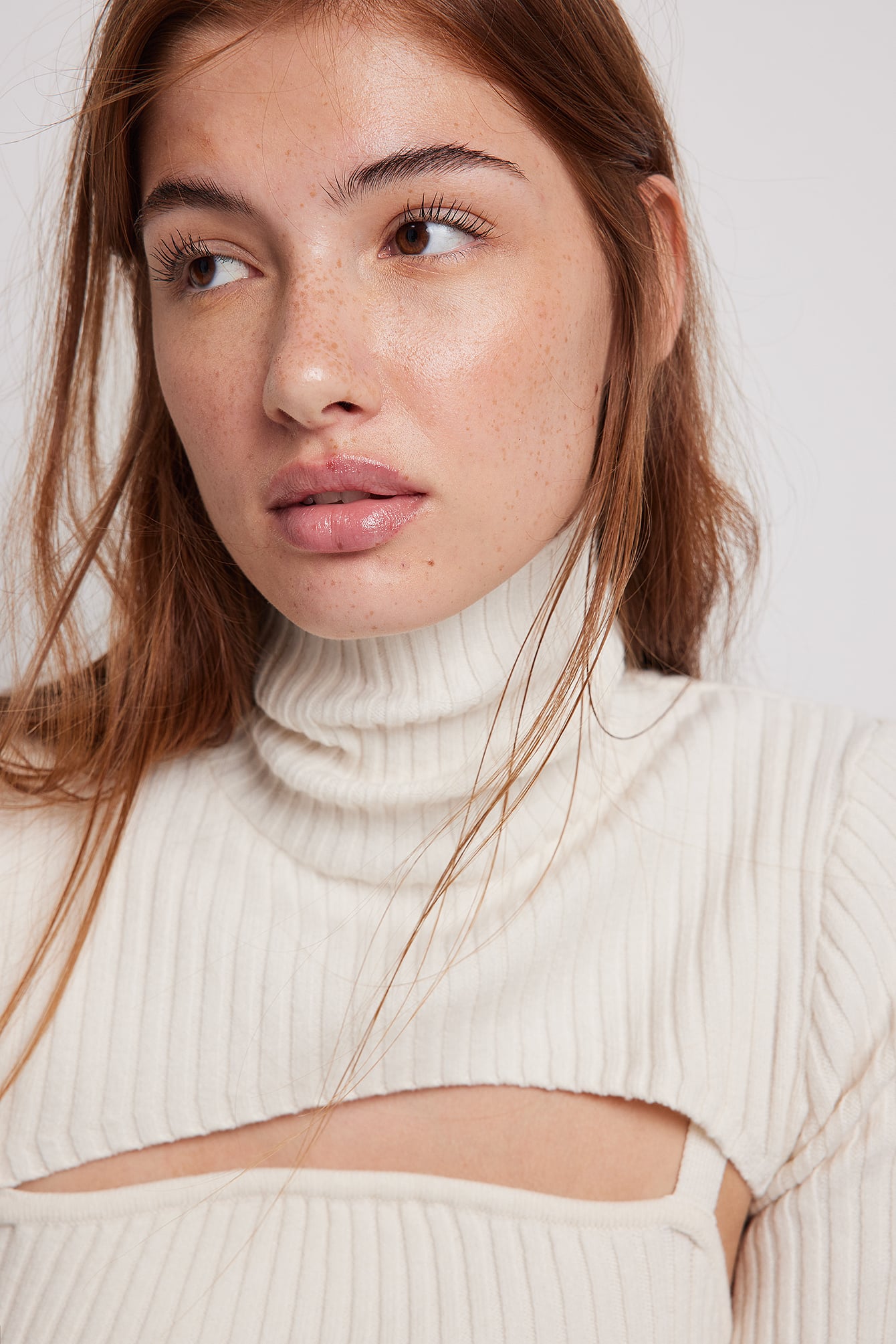 Rib Knitted Turtle Neck Bolero Offwhite NA KD rib-knitted-turtle-neck-bolero-offwhite-na-kd