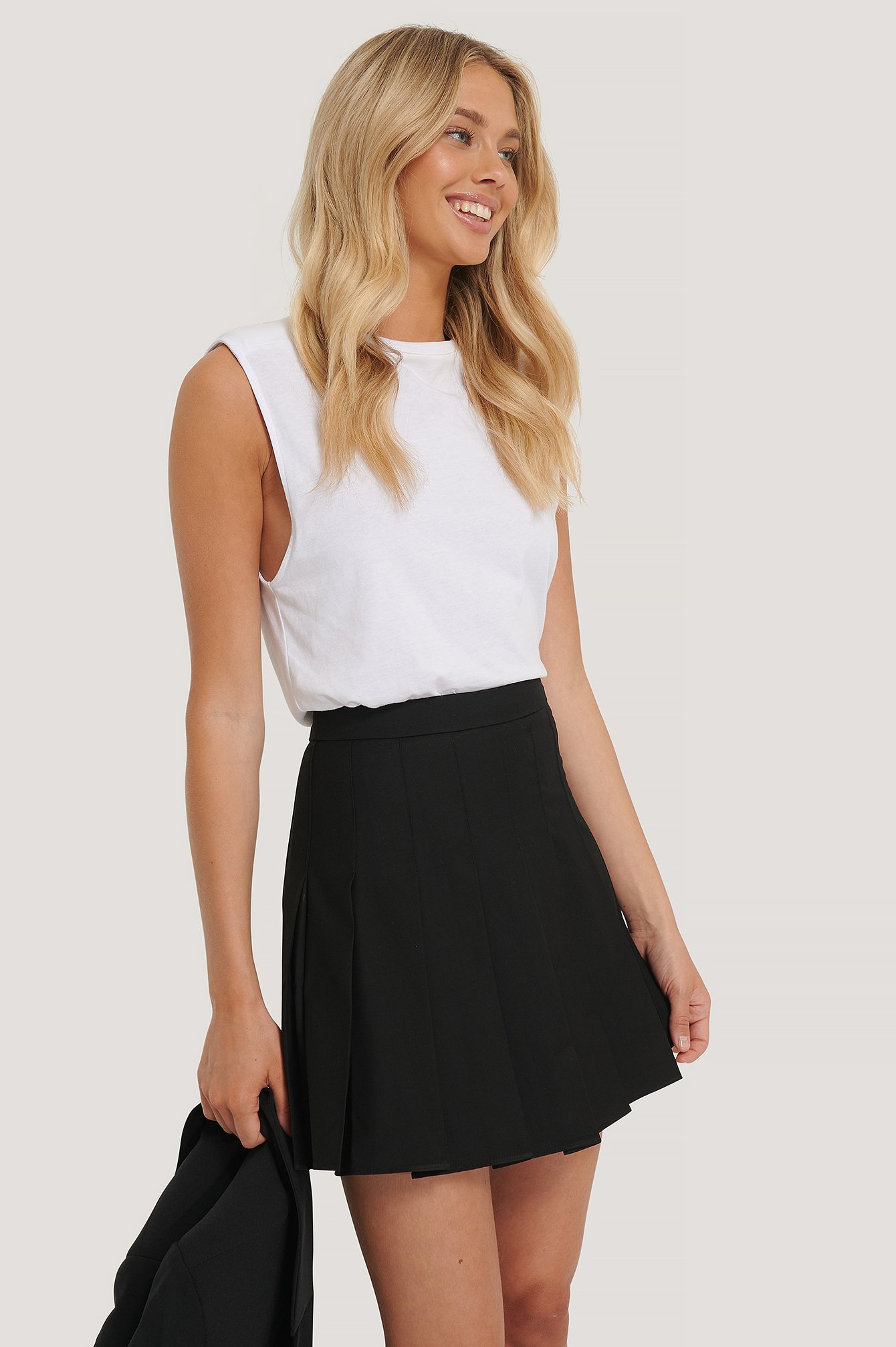 Pleated Short Skirt Black | na-kd.com