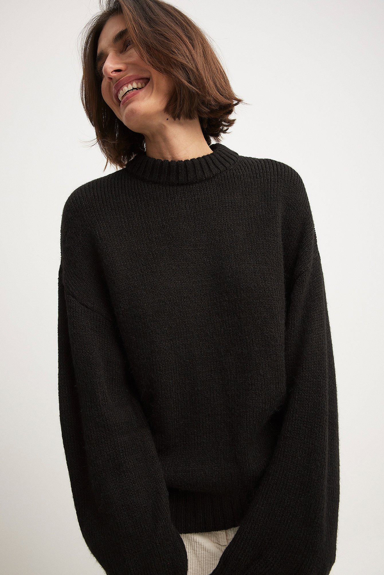 Round Neck Knitted Sweater Black | NA-KD