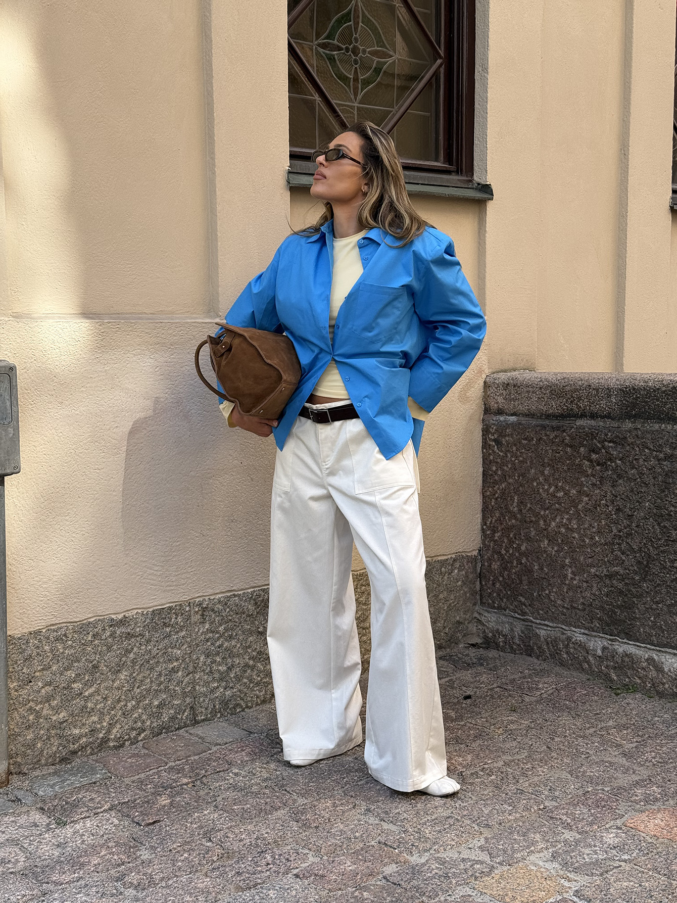 Cargo mid waist pants cream — byxor med fickor från NA-KD