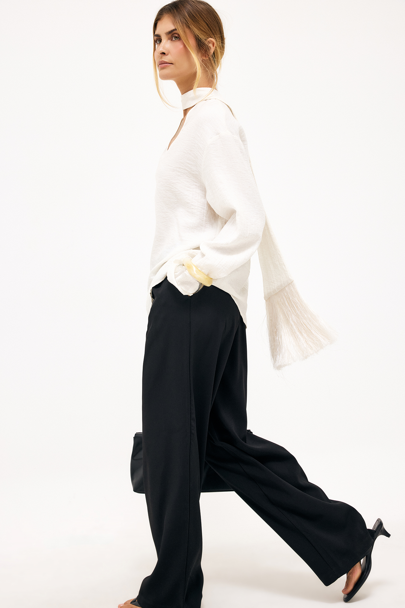 Premium Selection Scarf Fringe Detail Blouse - Blouses - Offwhite - EU 32 - NA-KD / NAKD