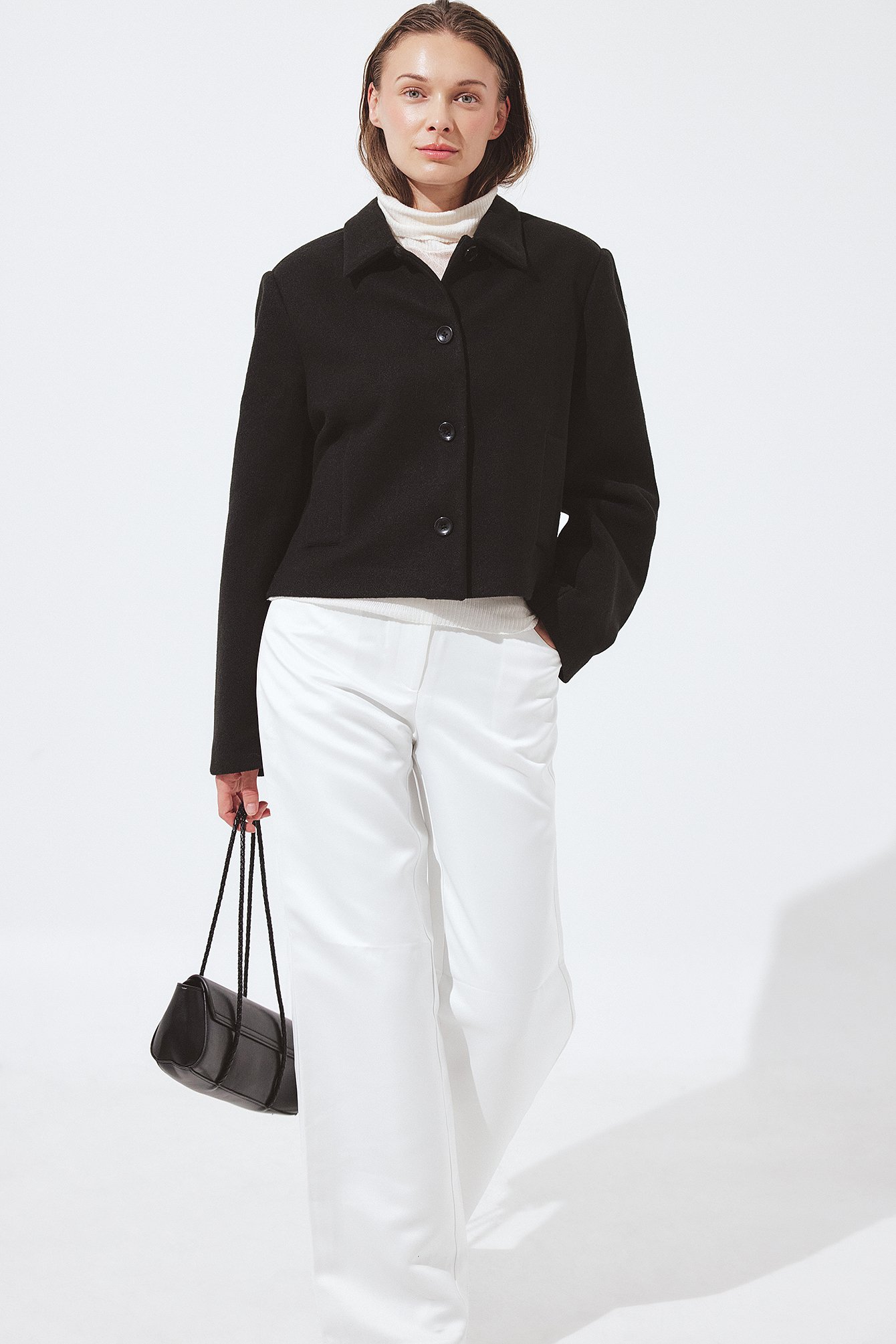 Sharp Shoulder Short Coat Black | NA-KD