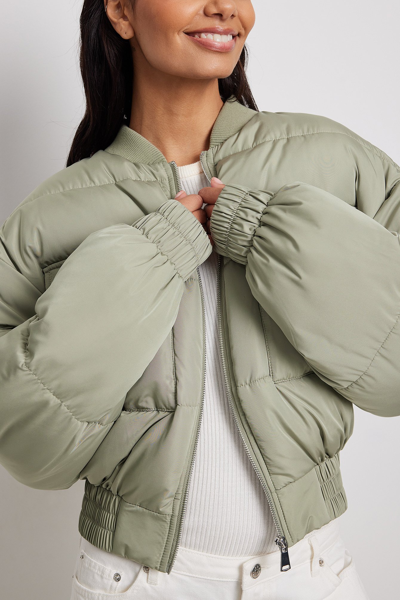 Linen puffer jacket & LV boots (Horkruks)  Puffer jacket outfit, Puffer  jacket women, Green puffer jacket