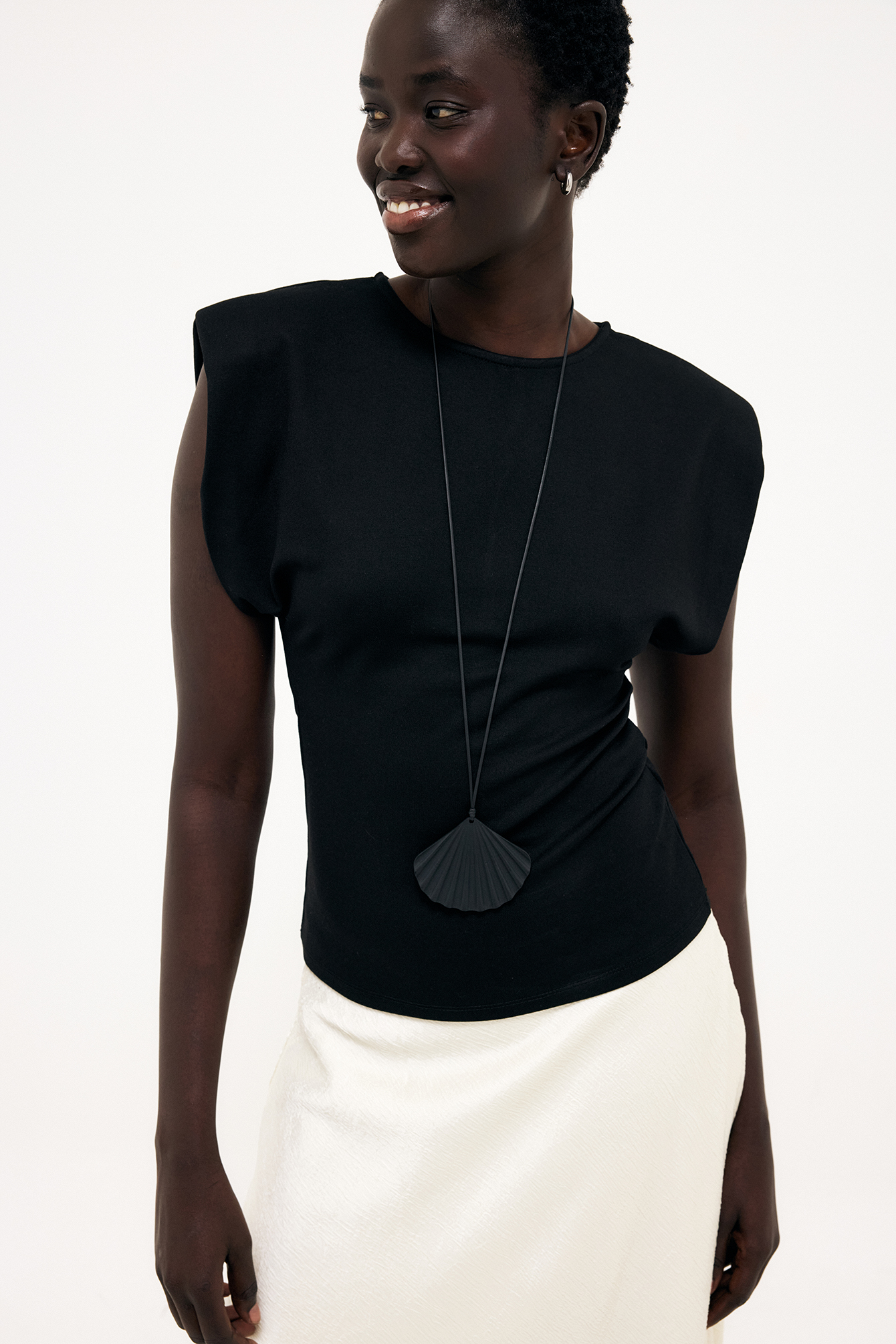 Shoulder Focus Top Black | NA-KD