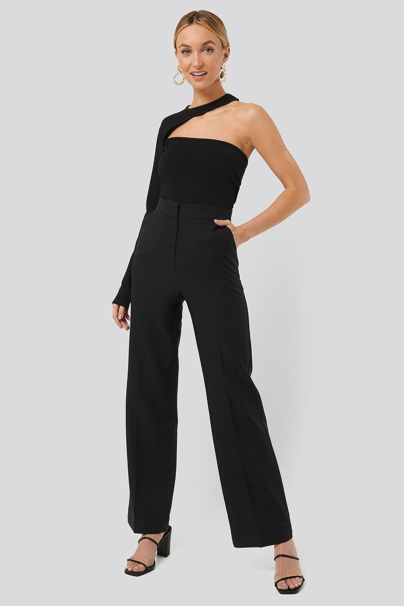 SARA SIEPPI X NA-KD ONE SLEEVE CUT OUT JERSEY TOP - BLACK