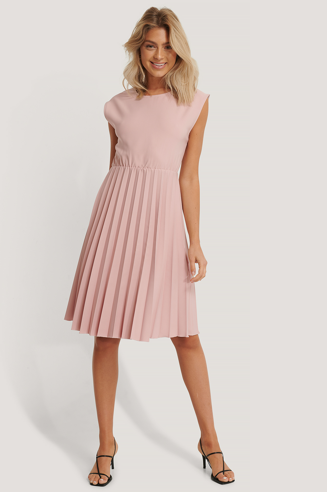 Plissiertes Kleid
