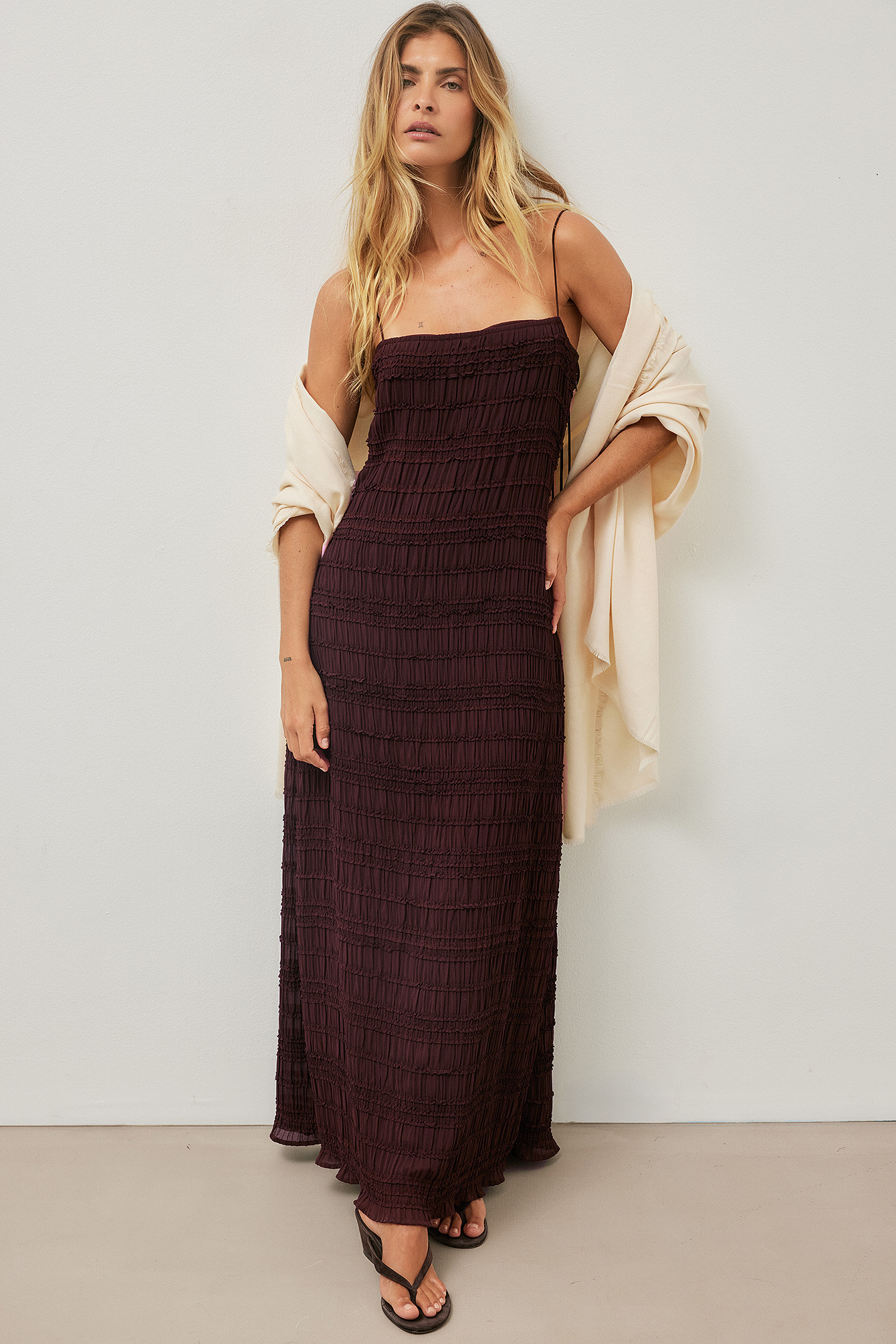 NA-KD Gesmokte maxi-jurk met ruches - Jurk Met Ruches - Bruin - EU 44 - NA-KD / NAKD