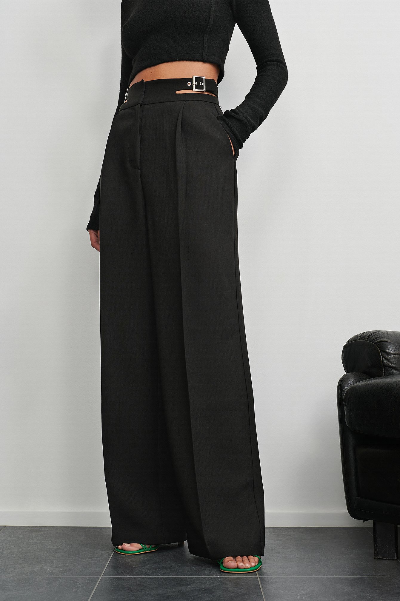 Sofia Coelho x NA-KD Buckle Detail Suit Pants - Black