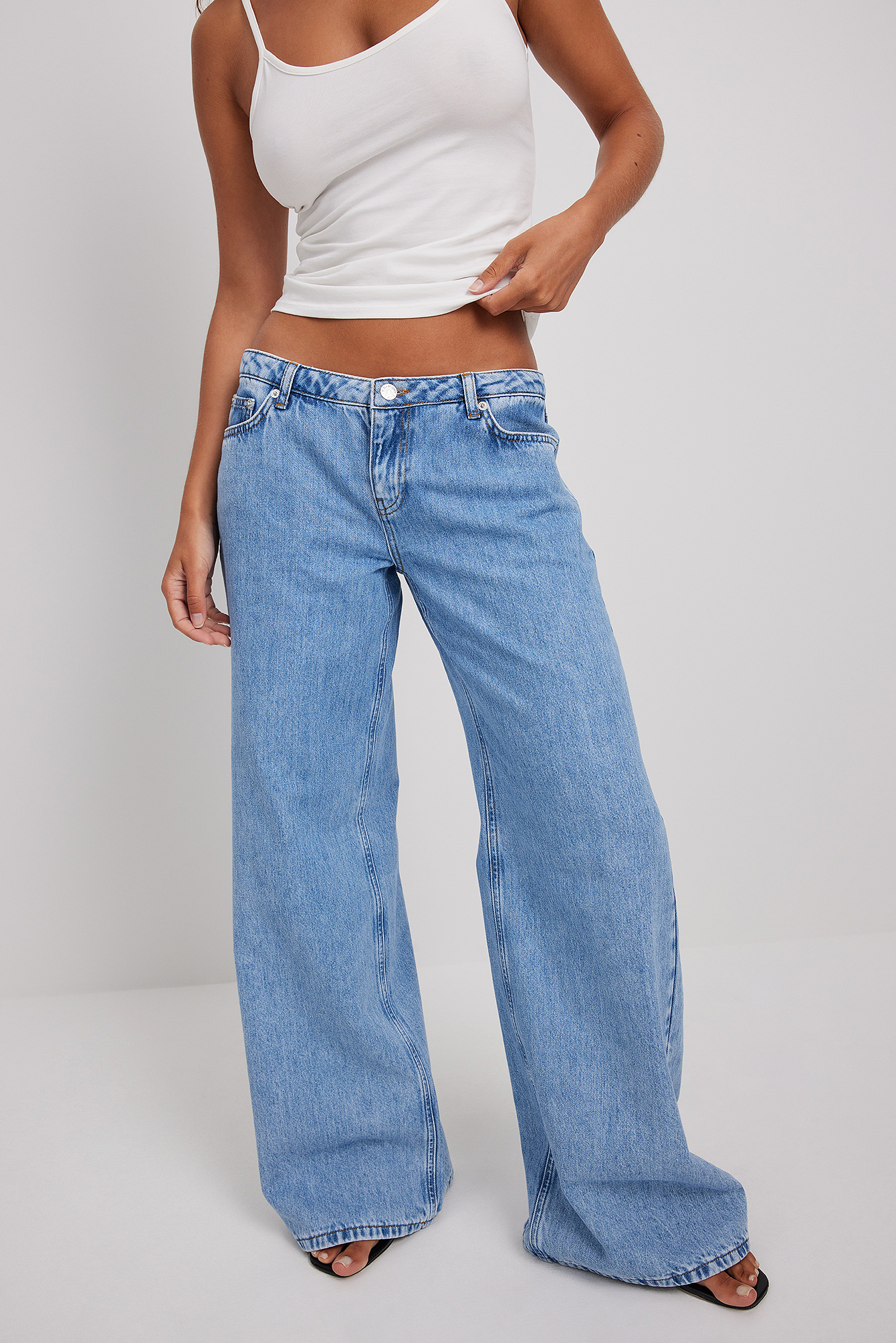 Brede jeans met lage taille NA-KD