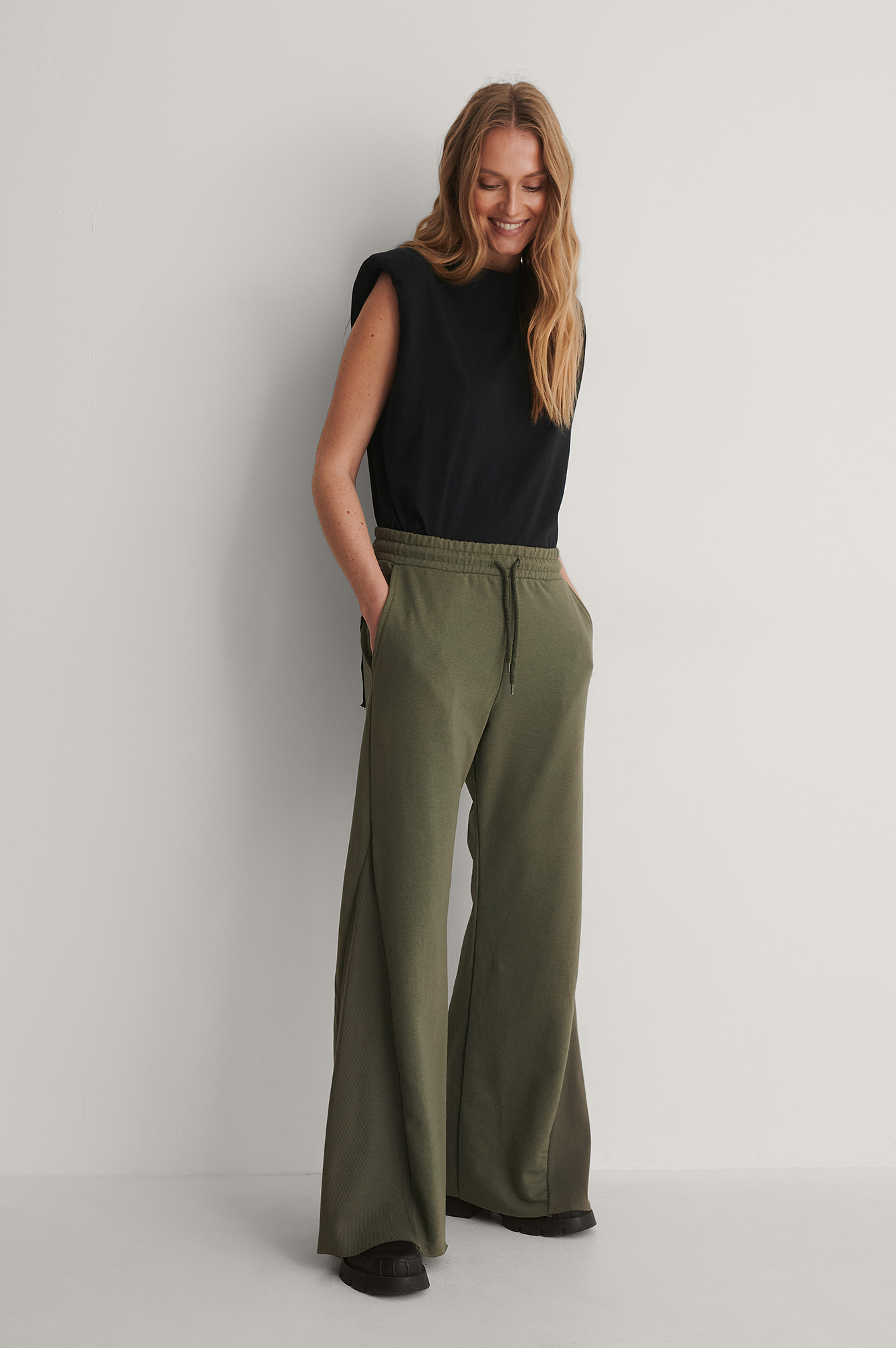 Milla Sweatpants Green | na-kd.com