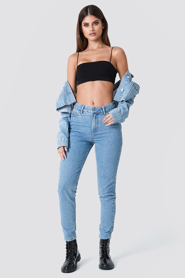 Back Rip Mom Jeans Outfit