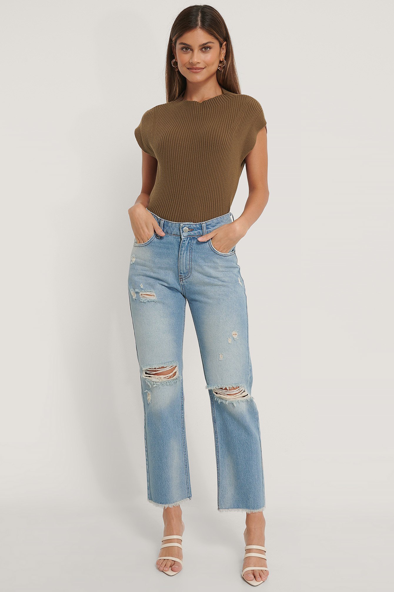 Straight Destroyed Fringed Hem Jeans Outfit