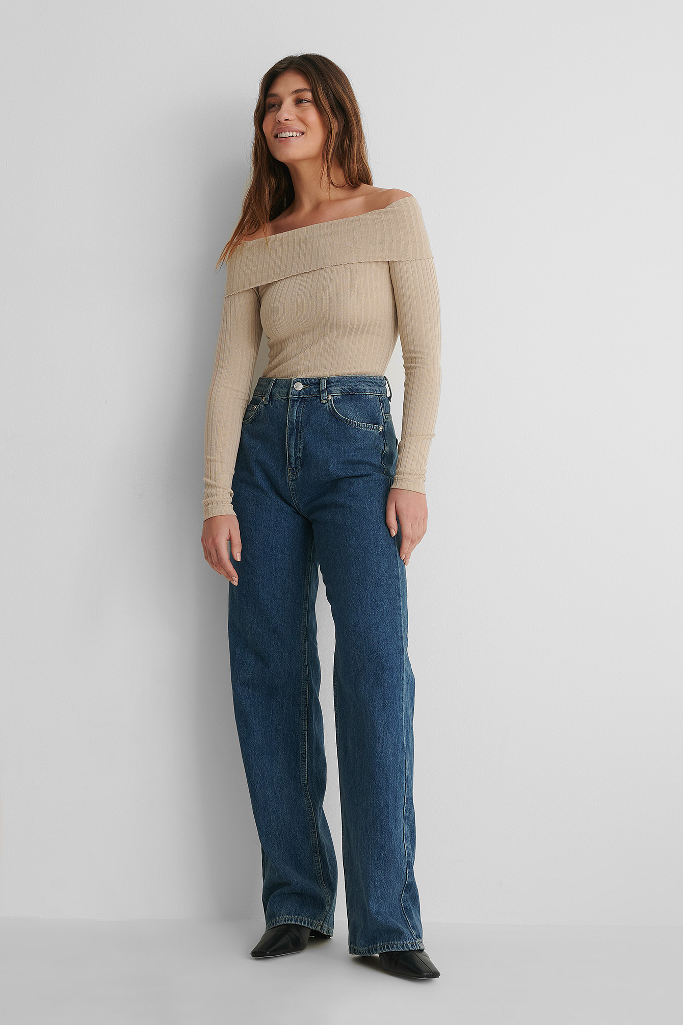 Long Sleeve Rib Overlap Top with Jeans.