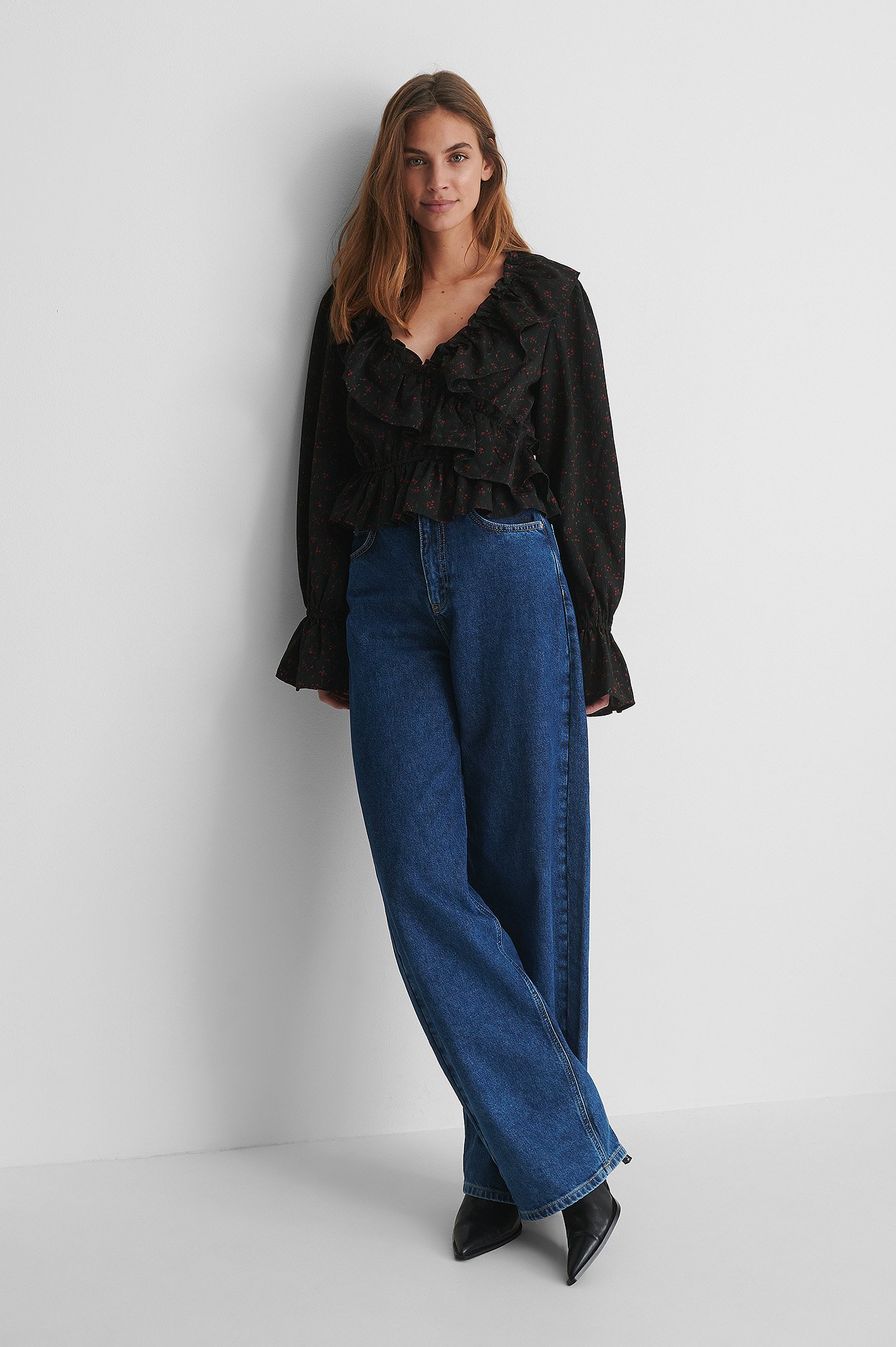 Frill Drawstring Blouse with Wide Jeans.