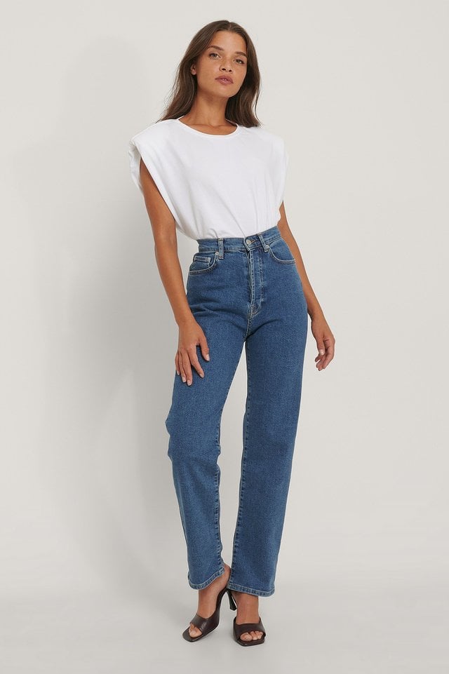 Straight High Waist Jeans Outfit.