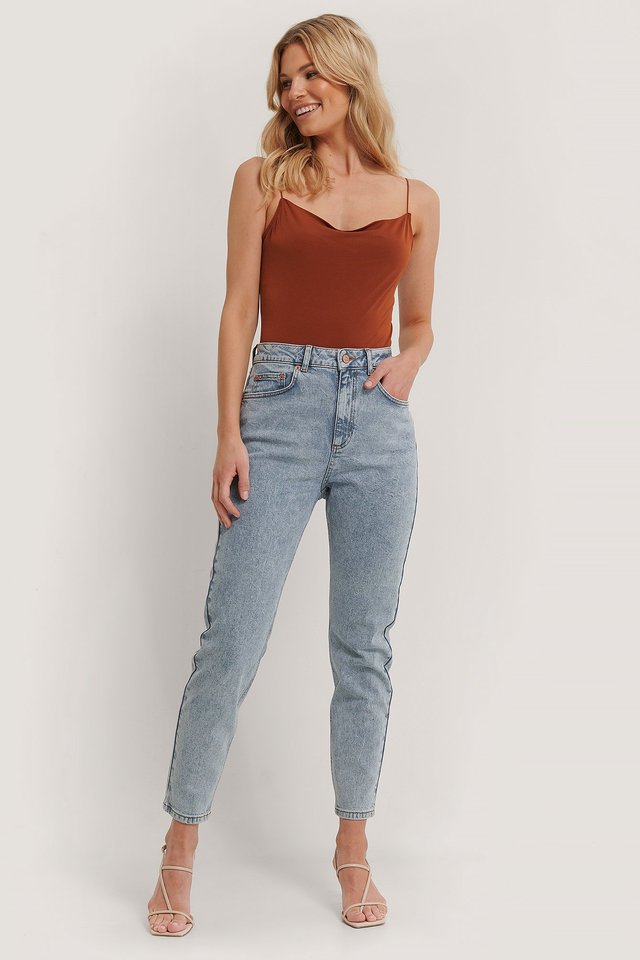 Mom Jeans Outfit.