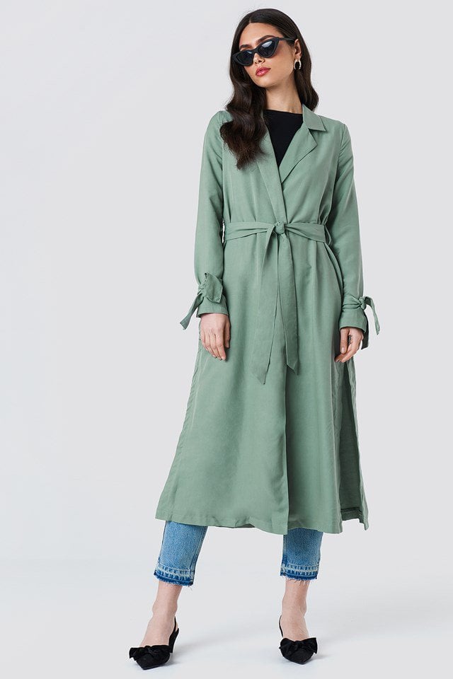 Fluid Trenchcoat Outfit