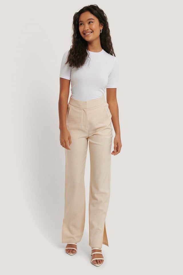 Roundneck Tight Fit Basic T-shirt Outfit.