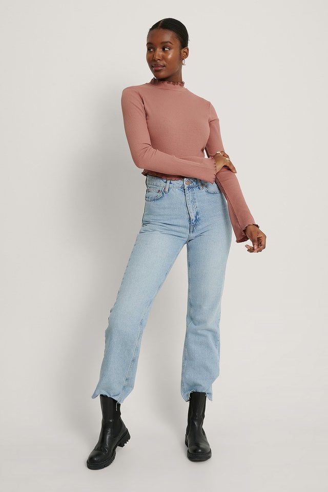 Cropped Babylock Trumpet Sleeve Top Outfit.