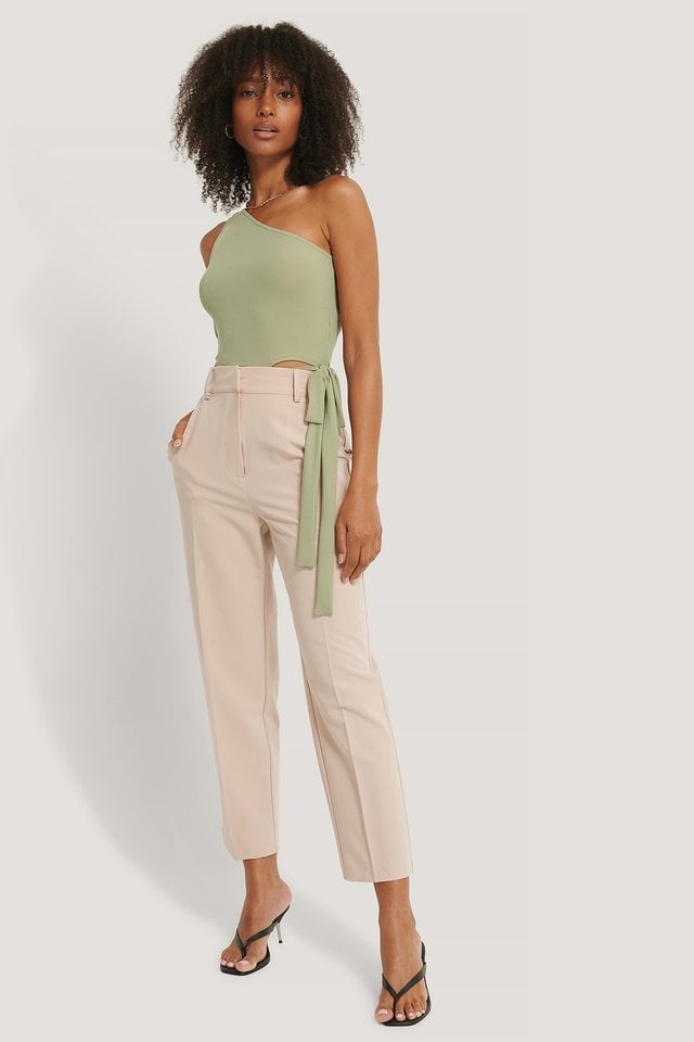 Tie Side Asymmetric Top Outfit.