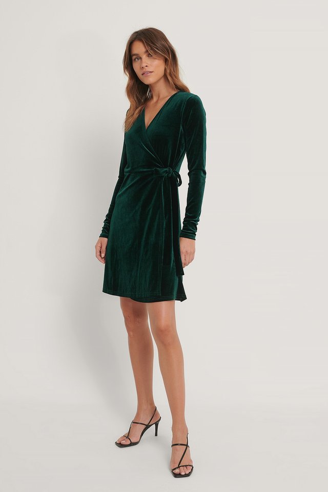 Wickelkleid Aus Samt Grün | na-kd.com
