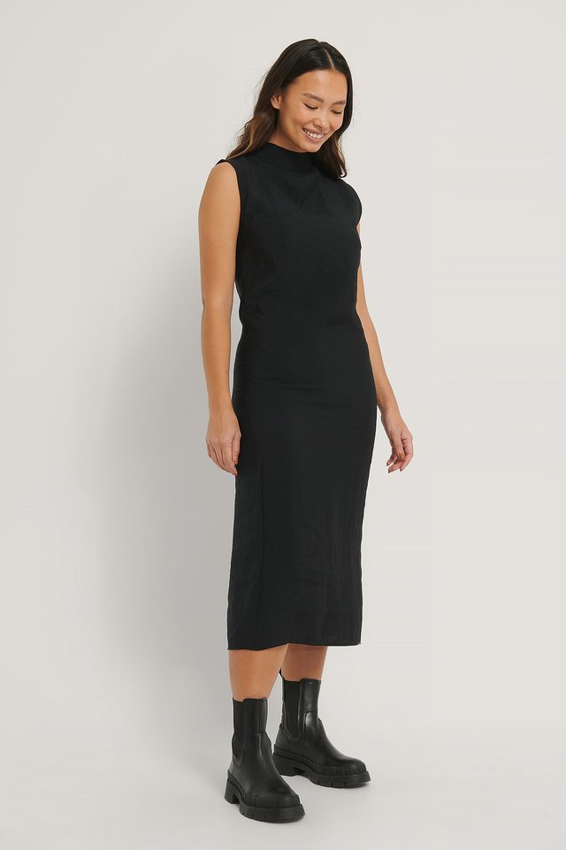 midi black sleeveless dress
