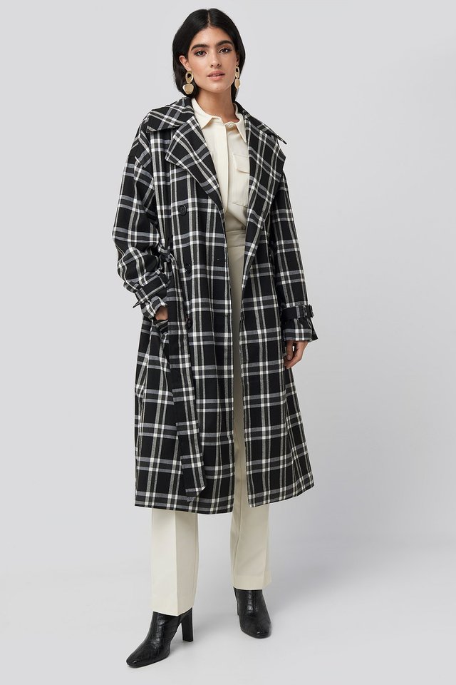 Plaid Oversized Belted Coat Black Outfit.