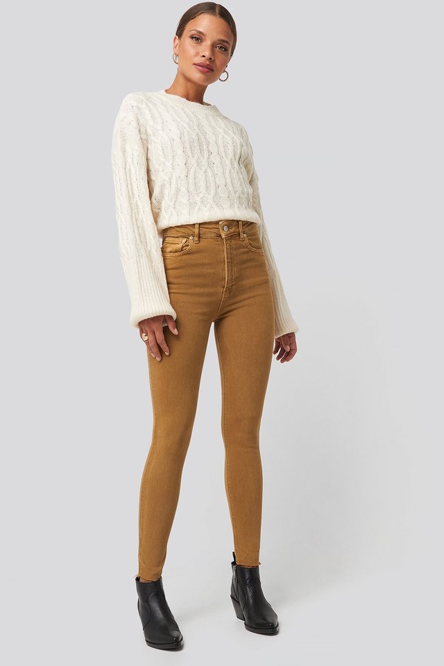 Cropped Cable Knitted Sweater Outfit.