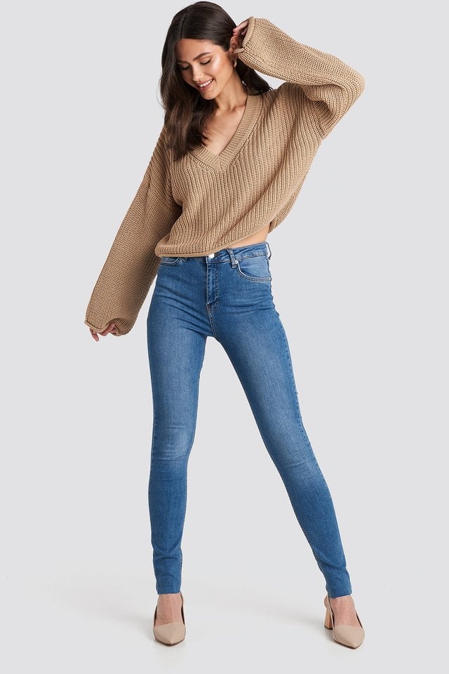 Cropped V-neck Knitted Sweater Outfit.