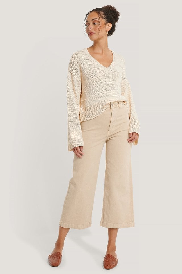 Carlota Jeans Beige Outfit.