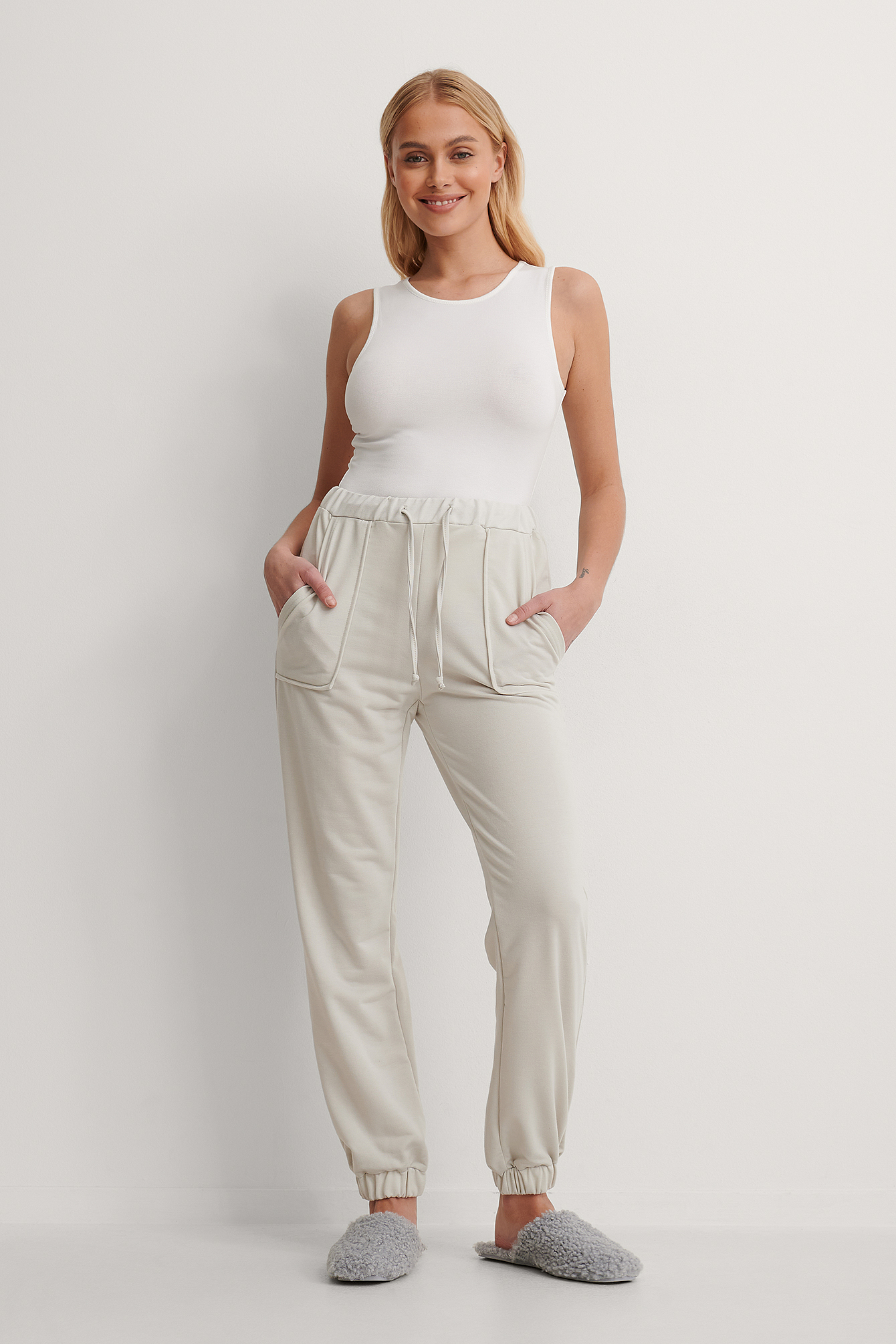 Carmen Jogger Pants Offwhite | na-kd.com