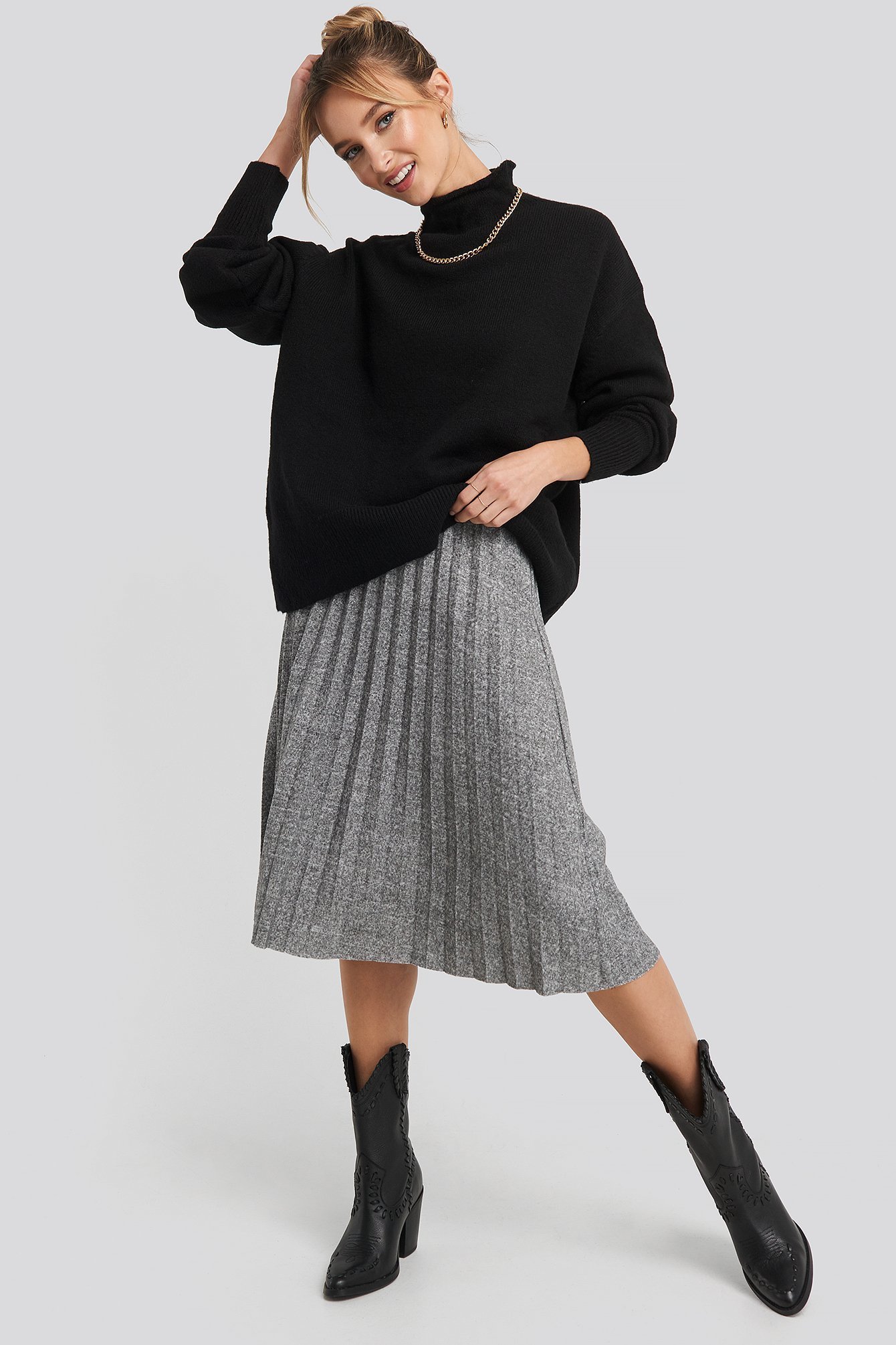 Eyelash Pleated Knitted Skirt Outfit.