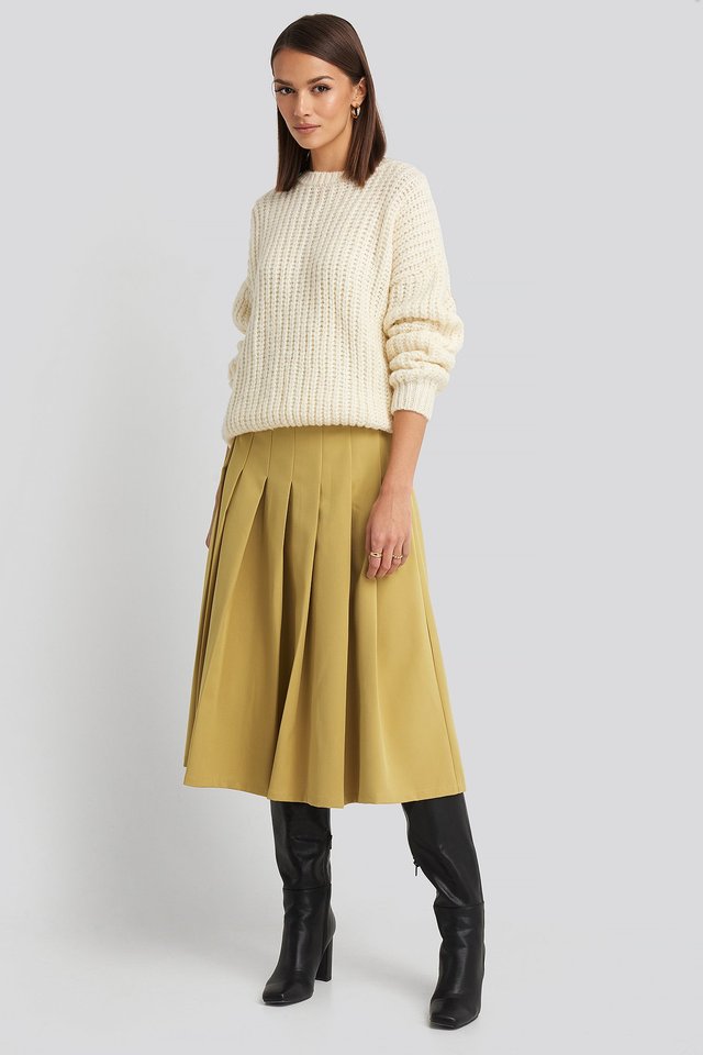 Tailored Pleated Midi Skirt Outfit.