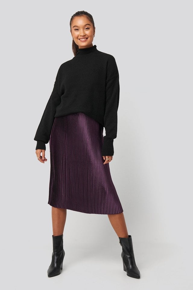 Shiny Pleated Skirt Outfit.