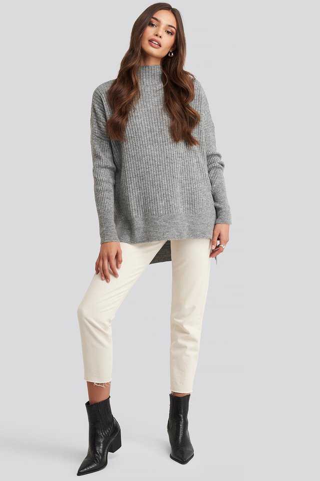 Vertical Neck Knitted Sweater Outfit.