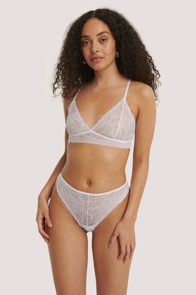 Romance Lace V-String Outfit.