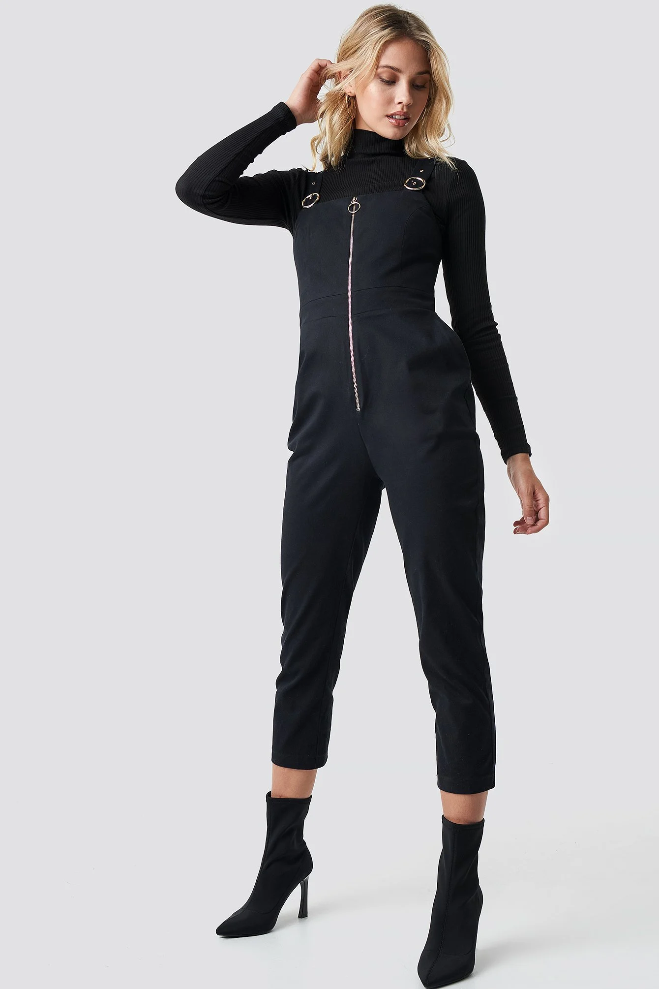 Front Zip Detailed Jumpsuit Outfit.