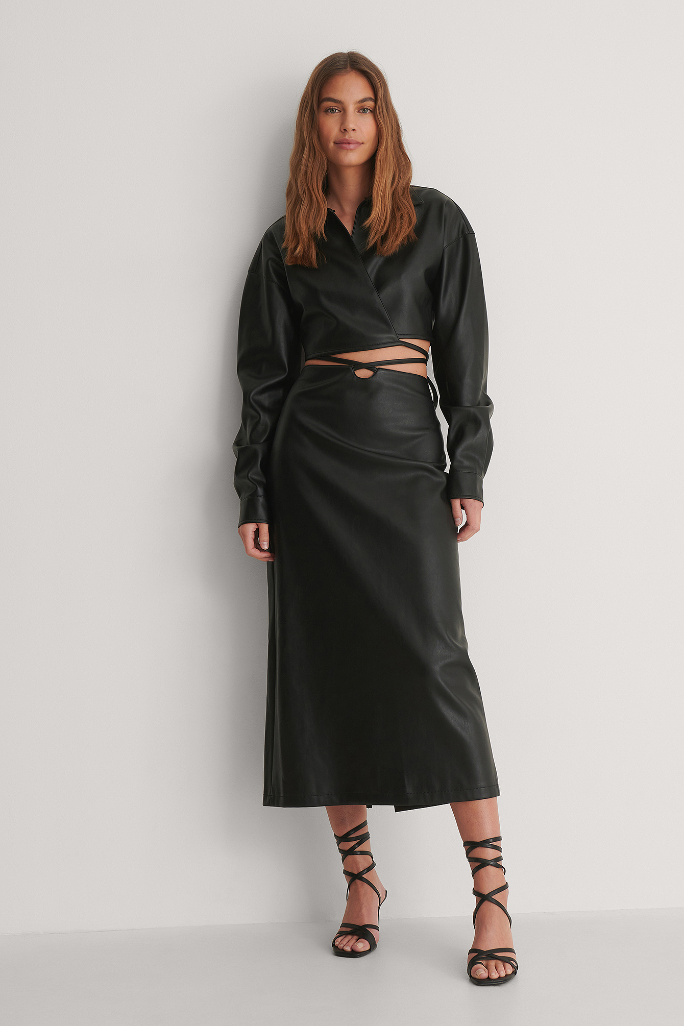 Damen Bekleidung Jacken Lederjacken NA-KD Synthetik Trend PU taillierter Rock in Schwarz 