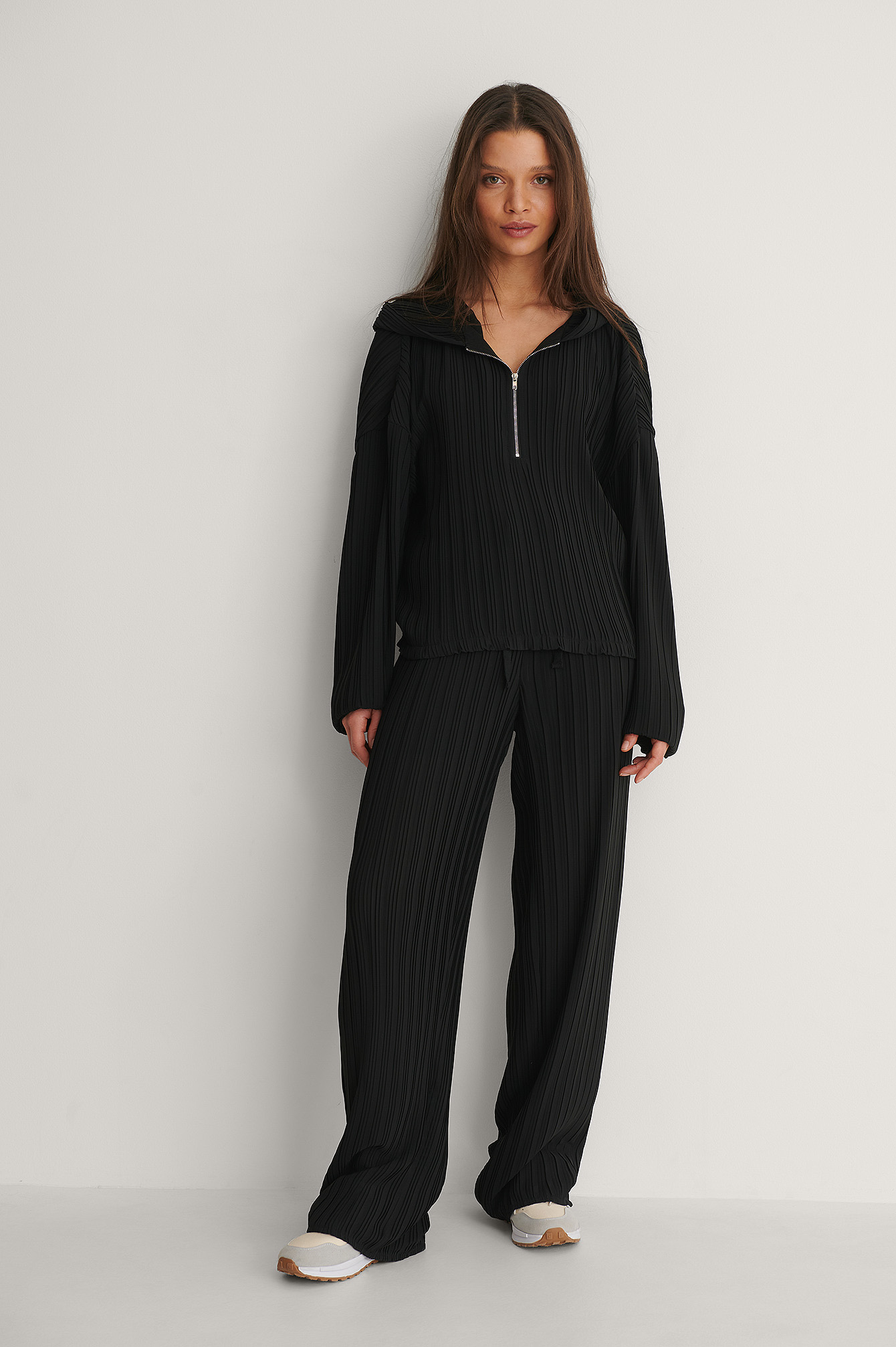 Pleated Zip Up Hoodie Black | na-kd.com
