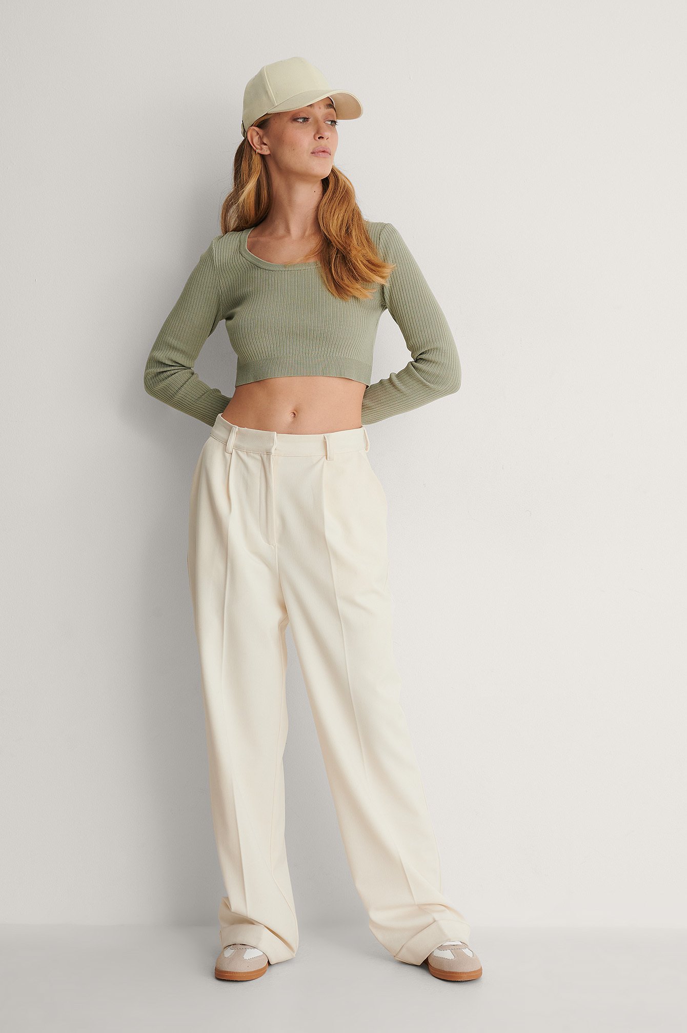Deep Round Neck Cropped Knitted Top Outfit