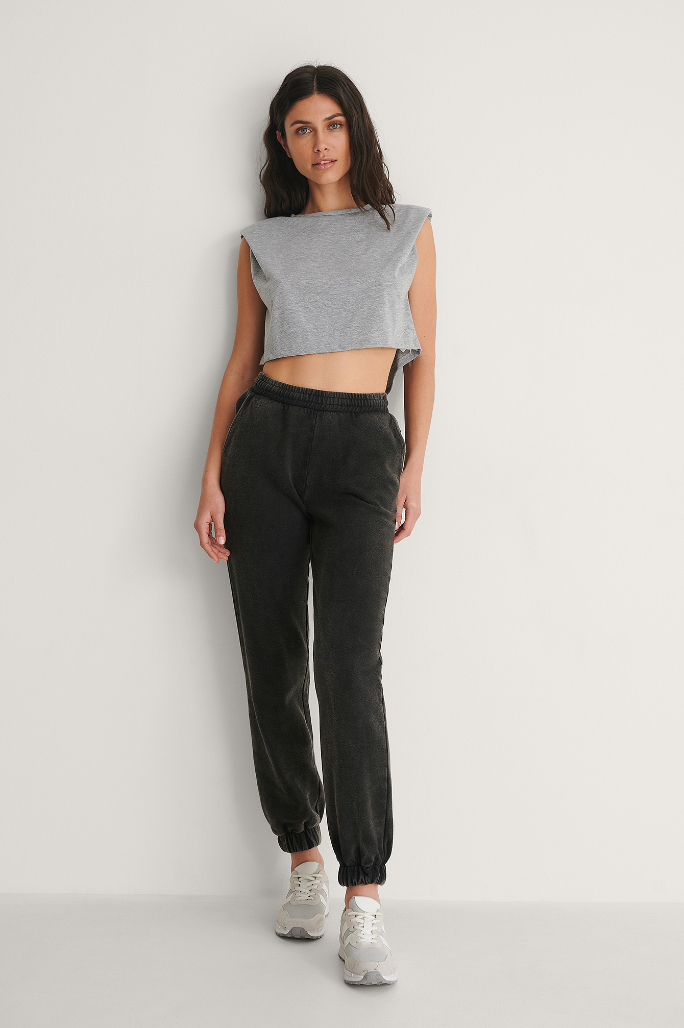 Trendyol Padded Shoulder Tee Outfit