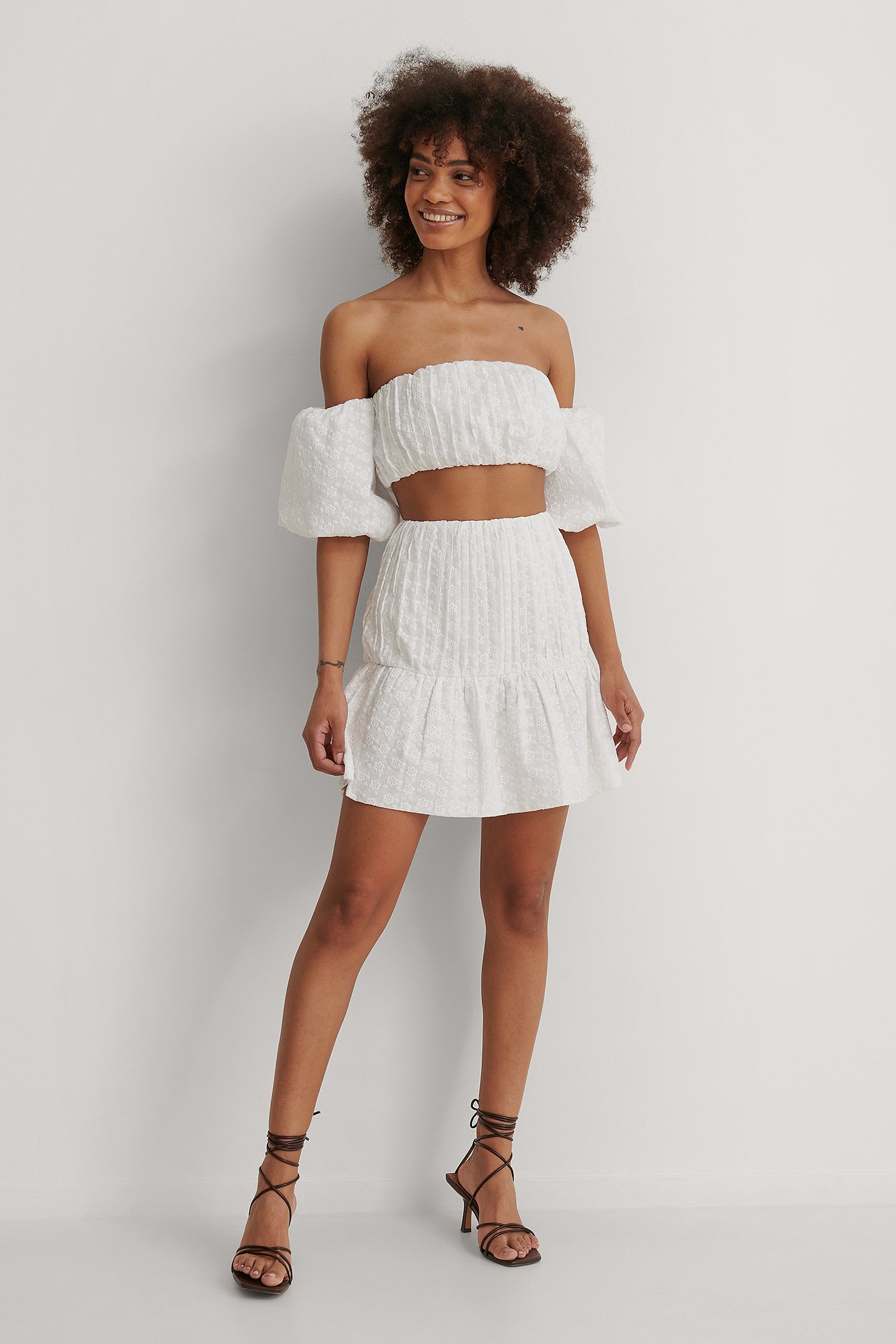 NA-KD Embroidered Cropped Top Outfit
