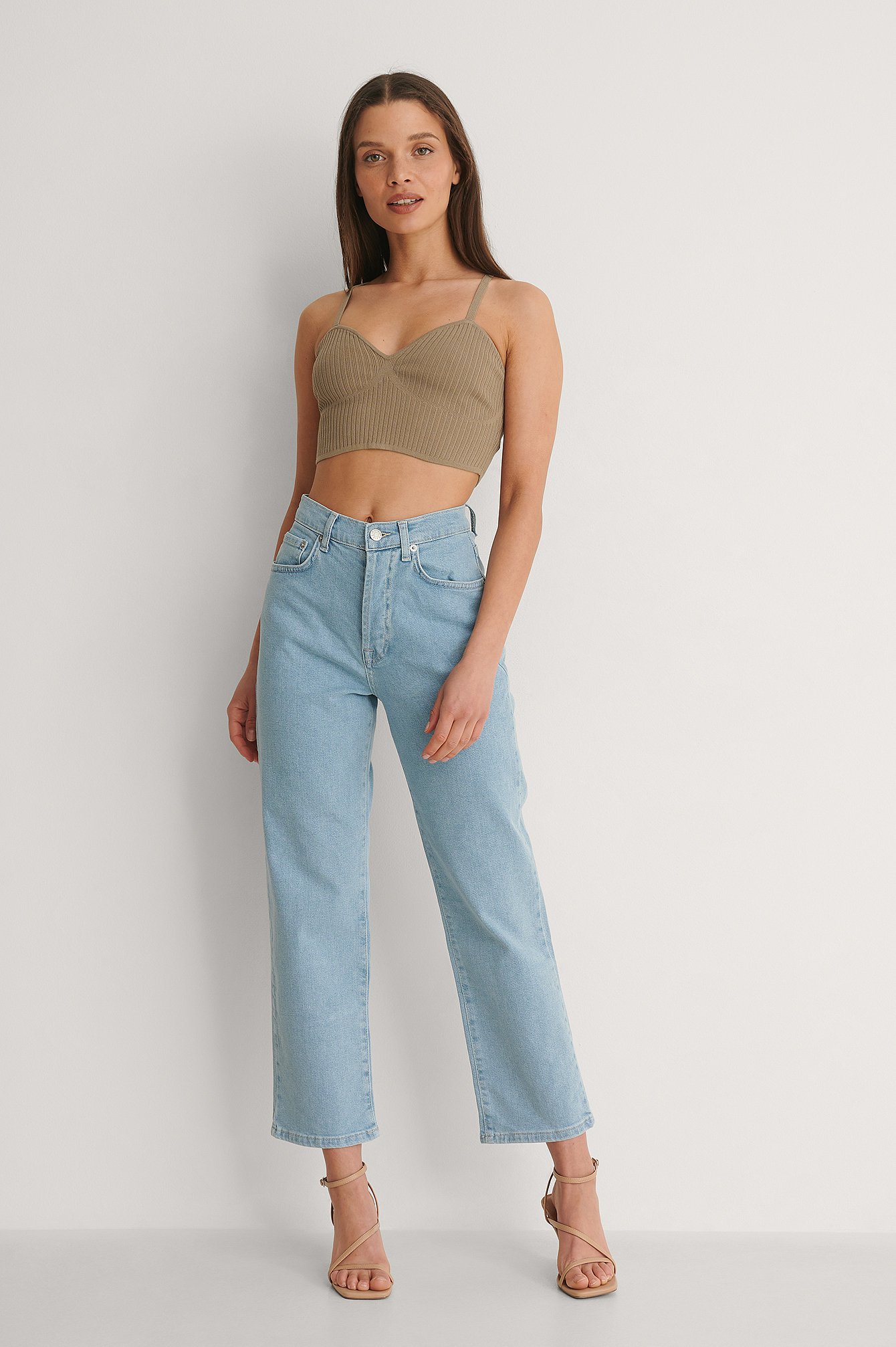 NA-KD Straight High Waist Jeans Petite Outfit